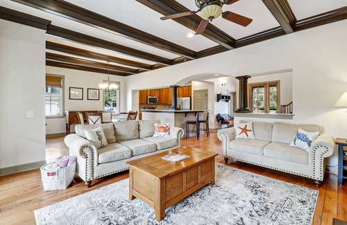Bluffton Cabaña | Cottage Living is the life for me! Sleeps 8!