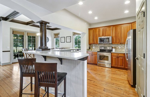 Bluffton Cabaña | Cottage Living is the life for me! Sleeps 8!