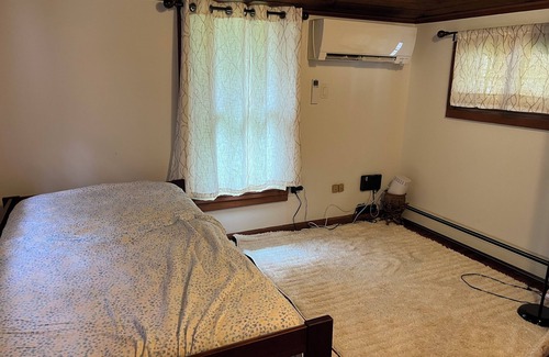 Mahopac Cabaña | Cottage lost in time