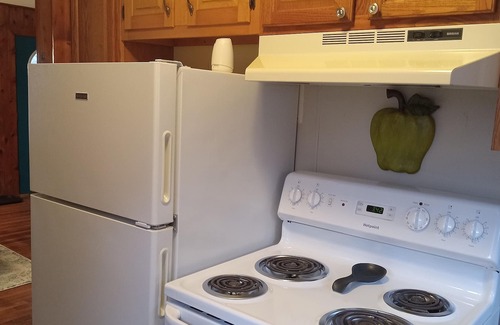 Edinboro Cabaña | Cottage near edinboro lake on walnut street