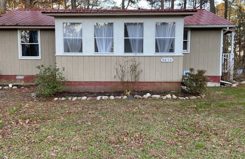 Crisfield Casa | Cottage near the Bay