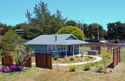 Point Reyes Station Casa | Cottage ubicado en Point Reyes Village