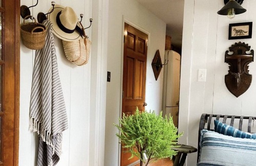 Bluemont Cabina | Cottage nestled in the Blue Ridge mountains
