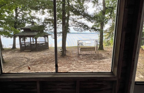 Herron Cabaña | Cottage Number "1" is a Terrific 2-bedroom cottage on Hubbard Lake