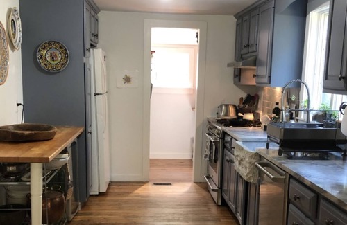 East Hampton North Cabaña | Disponibilidad del Día del Trabajo: Cabaña del país el 2 de Acres, a poca distancia de la ciudad, piscina