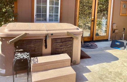 Three Rivers Cabaña | Cottage on 3 acre Riverfront Private Estate with Hot Tub
