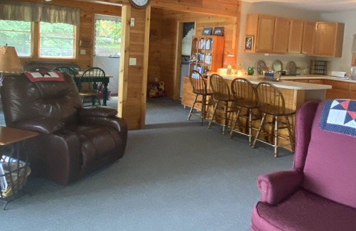 Otis Cabaña | Cottage on Beech Hill Pond~ only 20 miles from ACADIA NATIONAL PARK.