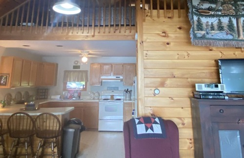Otis Cabaña | Cottage on Beech Hill Pond~ only 20 miles from ACADIA NATIONAL PARK.