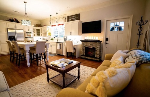 Greenville - Spartanburg Cabaña | Cottage on Carmel