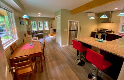 Dauphin Cabaña | Cottage on Clarks Creek