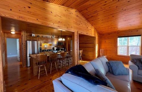 New Concord Casa | Cottage on Cypress Bay near Paris Landing State Park