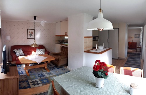 Jamjo Cabaña | Cottage on farm 3 miles northeast of Karlskrona