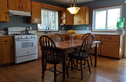 Arden Cabaña | Cottage on Kennebec- Your Next Family Getaway!