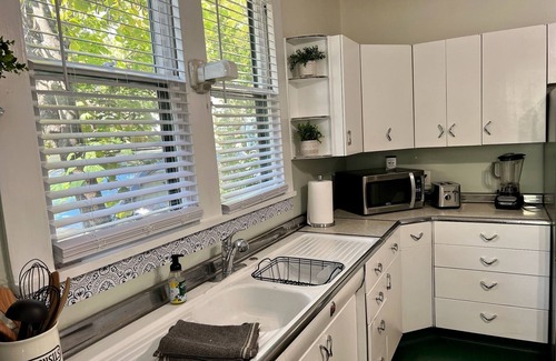 Bloomington Cabaña | Cottage on Kirkwood Walkable