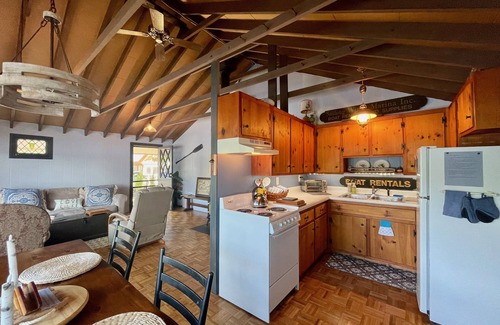 Wells Cabaña | Cottage on Lake Saint Catherine
