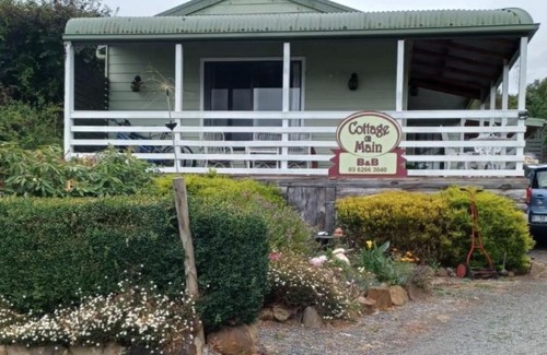 Franklin Casa | Cottage on Main