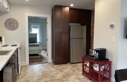 Brevard Cabaña | Cottage on Main Street - Brevard, NC