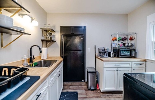 Southern Pines Casa | Cottage on Ridge- Short & Extended Stays