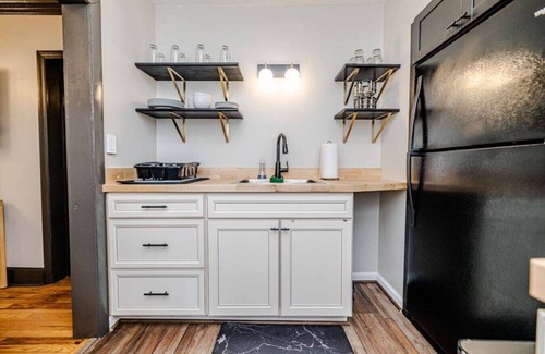 Southern Pines Casa | Cottage on Ridge- Short & Extended Stays