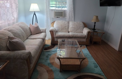 Anclote River Acres Cabaña | Cottage on river