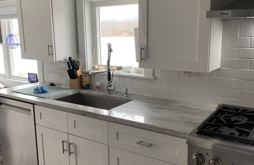 Niantic Casa | Cottage on the bay