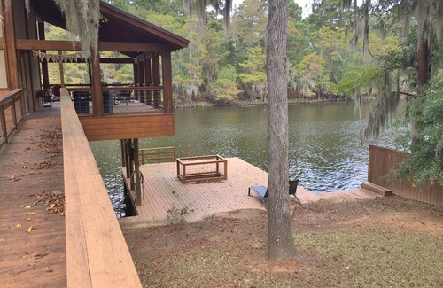 Jonesville Casa | Cottage en el Big Cypress Bayou