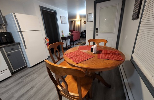 Oneonta Cabaña | Cottage on the Country Club