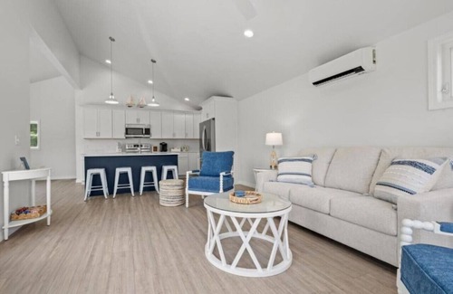 Winterport Cabaña | New & Trendy - Grand Water View, A/C, Dogs OK, Private, Yard Games, Fire Pit