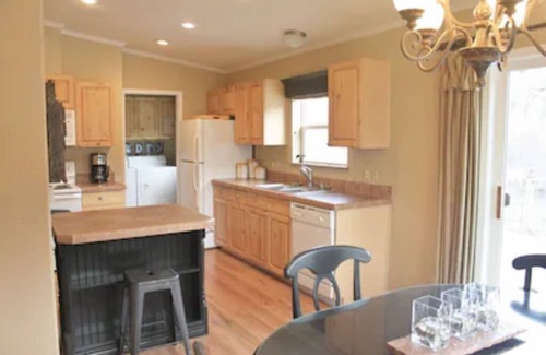 South Fork Cabaña | Elegant Riverside Cottage: pesca privada, Ski Wolf Creek, Golf Rio Grande Club