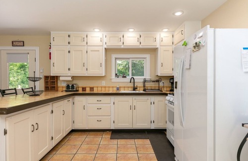 Sabinsville Cabaña | Cottage on the Crick-Sits right on Pine Creek