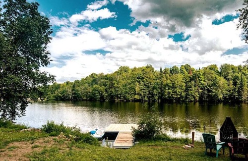 Saint-Calixte Casa | Cottage on the lake with SPA