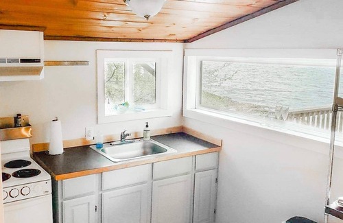 Ketchikan Cabaña | Cottage On The Water