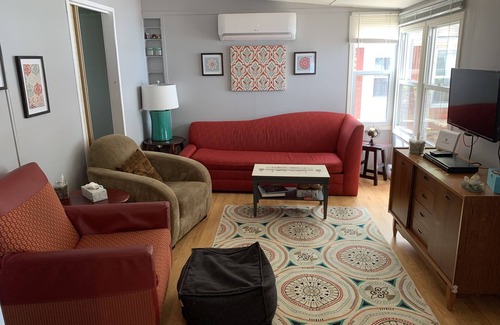 Stone Mills Cabaña | Cottage on Varty Lake - 25min from Kingston !