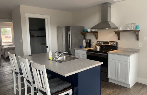 Anne's Land Cabaña | Cottage overlooking the Trout River - centrally located and close to Cavendish