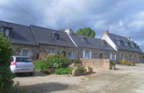 Garlan Casa | Cottage 'Penty's Ouessant 3' with Shared Terrace