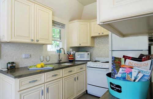 Paget Apartamento | CottagePriv. Piscina ★ Beach5min ★ StatelyProp ★ PrivTennisCourt ★ NearHamil.★ Twizy