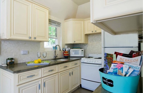 Paget Apartamento | CottagePriv. Piscina ★ Beach5min ★ StatelyProp ★ PrivTennisCourt ★ NearHamil.★ Twizy