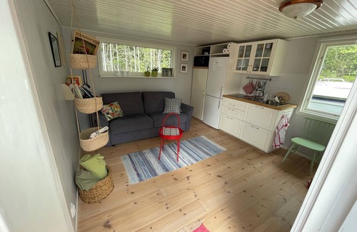 Granna Cabina | Cottage, private beach, boat and sauna outside Gränna