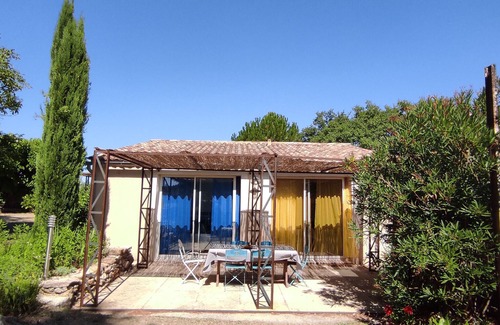 Entrechaux Cabaña | Casa rural 'Romarin' con vistas a la montaña, Wi-Fi y aire acondicionado