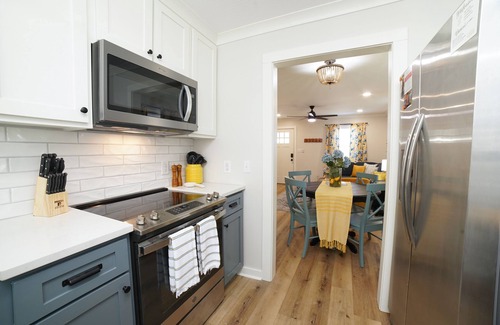 Laurel Cabaña | Cottage Row: Leontyne