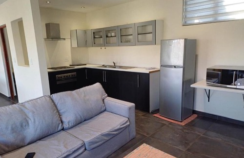 Greater Johannesburg Metropolitan Area Apartamento | Cottage Self-Catering Fully Fitted Private Unit 6