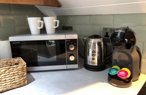 Lytham St. Anne's Casa | Cottage - Sleeps4 - PetFriendly - Garden - ByBeach
