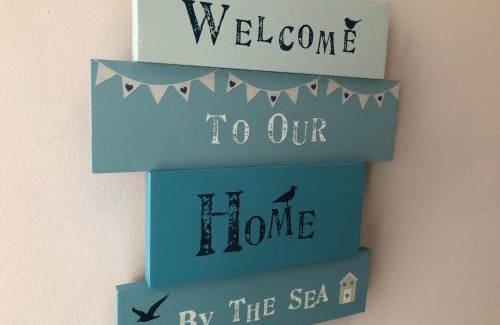 Lytham St. Anne's Casa | Cottage - Sleeps4 - PetFriendly - Garden - ByBeach