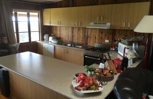 Berambing Cabaña | Cottage Sleeps 13 - Stunning Views!