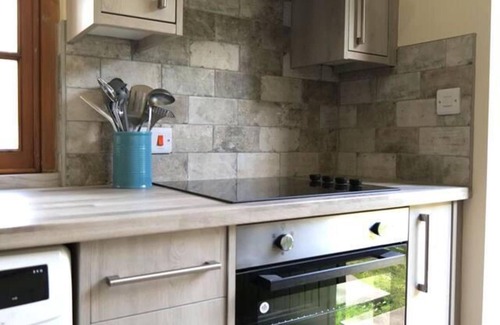 Ryton Cabaña | Cottage - Sleeps 2 - Garden - Parking