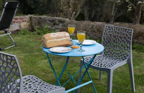 Ryton Cabaña | Cottage - Sleeps 2 - Garden - Parking