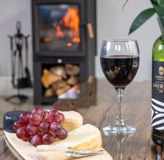 Hayton Casa | Cottage - Sleeps 3 hot tub & pet friendly