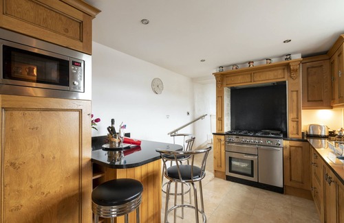 Lancaster Cabaña | Stunning Coastal Country Cottage 2 Beds Sleeps 5