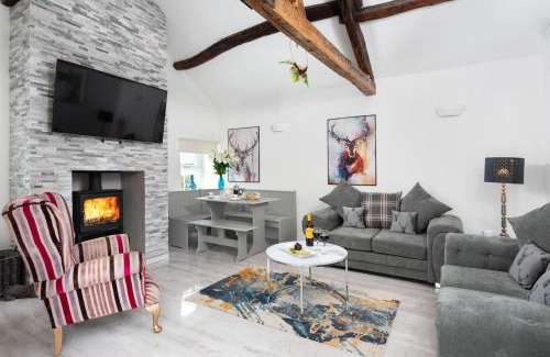 Hethersgill Casa | Cottage - Sleeps 4 hot tub & pet friendly