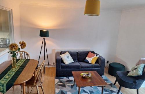 Huntingdon Casa | Cottage - Sleeps 4 - Parking - WiFi